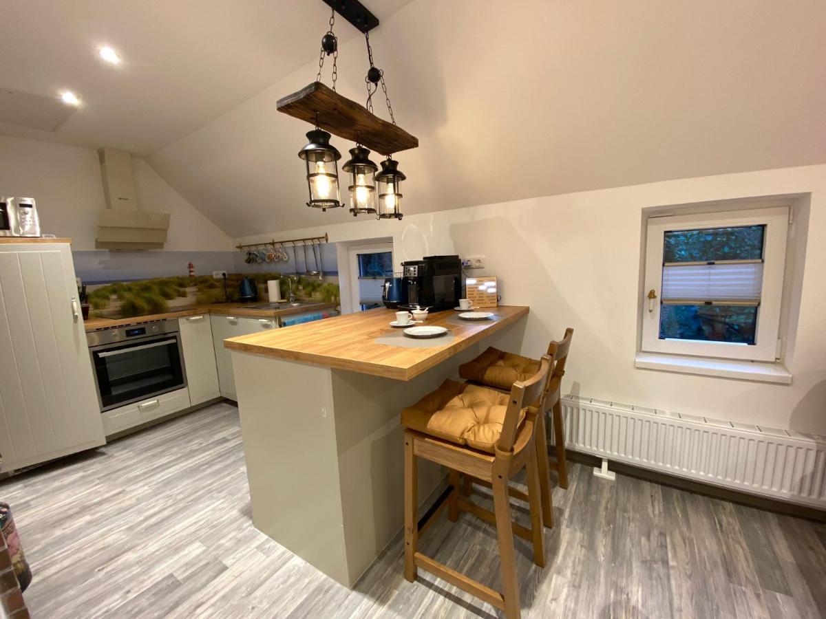 Ferienwohnung Gulfhaus, Mit Sauna Und Grossem Garten Apen Exterior foto
